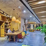 Ibis Airport Hotel *