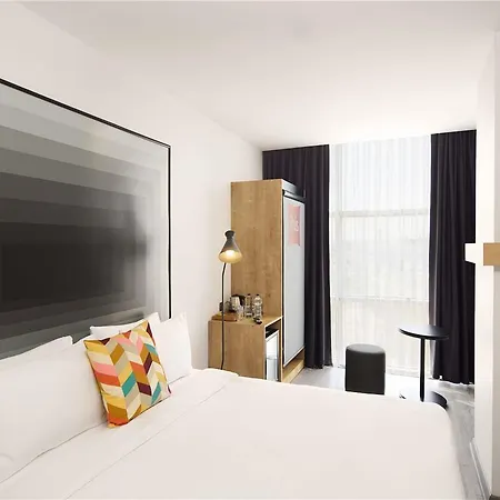 Ibis Airport Hotel *